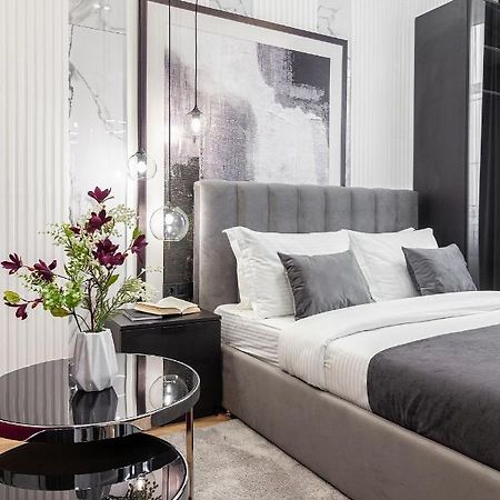 Lovely Apartment On Drahomanova Street Lemberg Exterior foto
