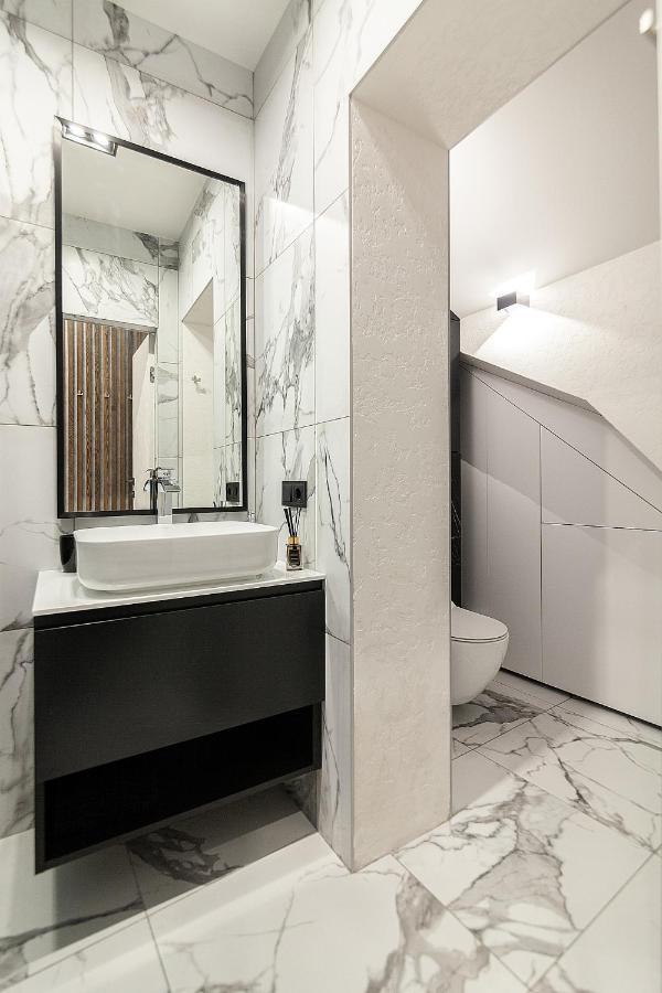 Lovely Apartment On Drahomanova Street Lemberg Exterior foto
